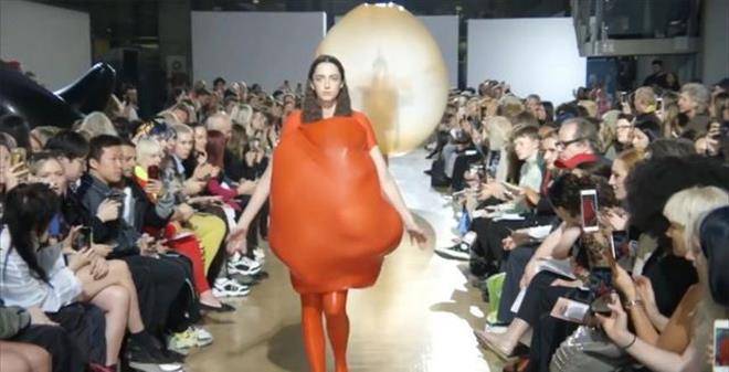 Doinb重返赛场，爆冷首场状态出色，DWG观众沸腾！