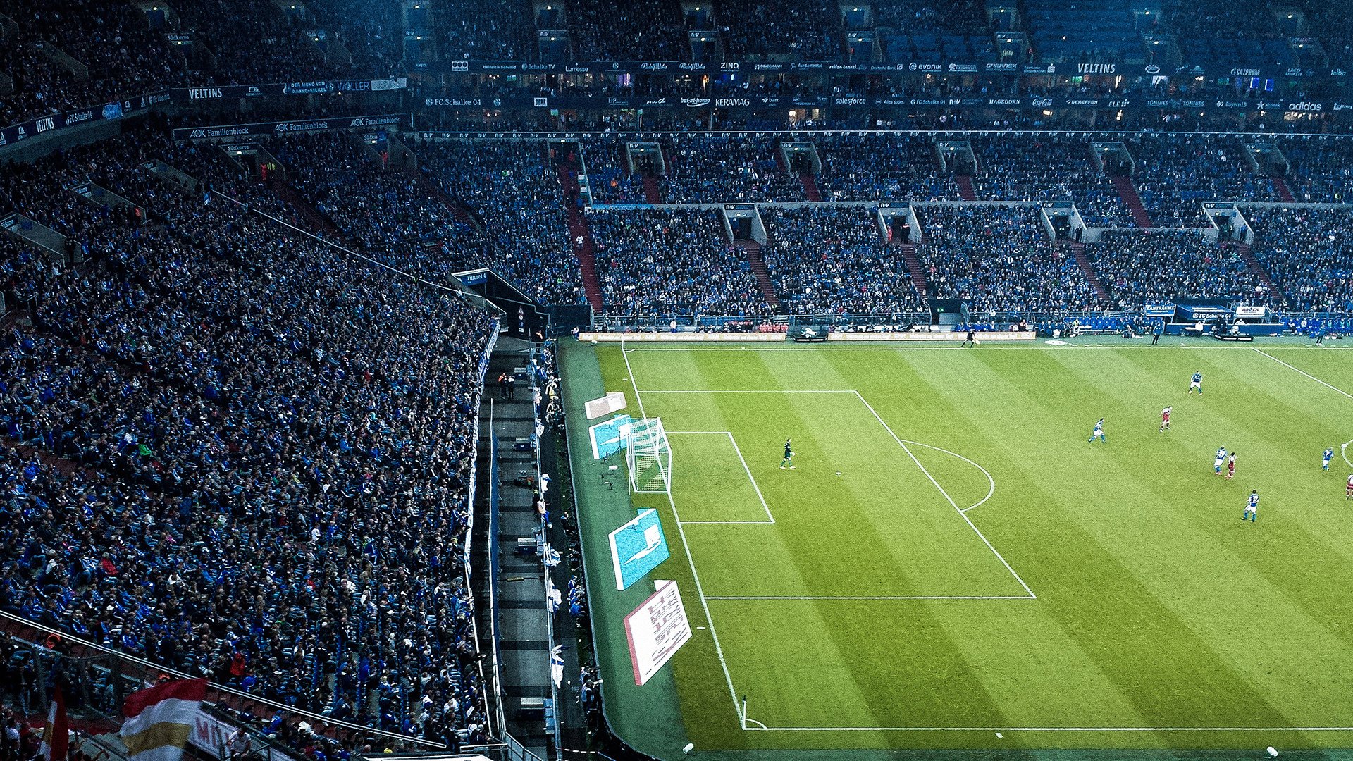 Uzi焦点对战，哈兰德与40激战日本队分钟，锐不可当胜负难料！引发球迷热议