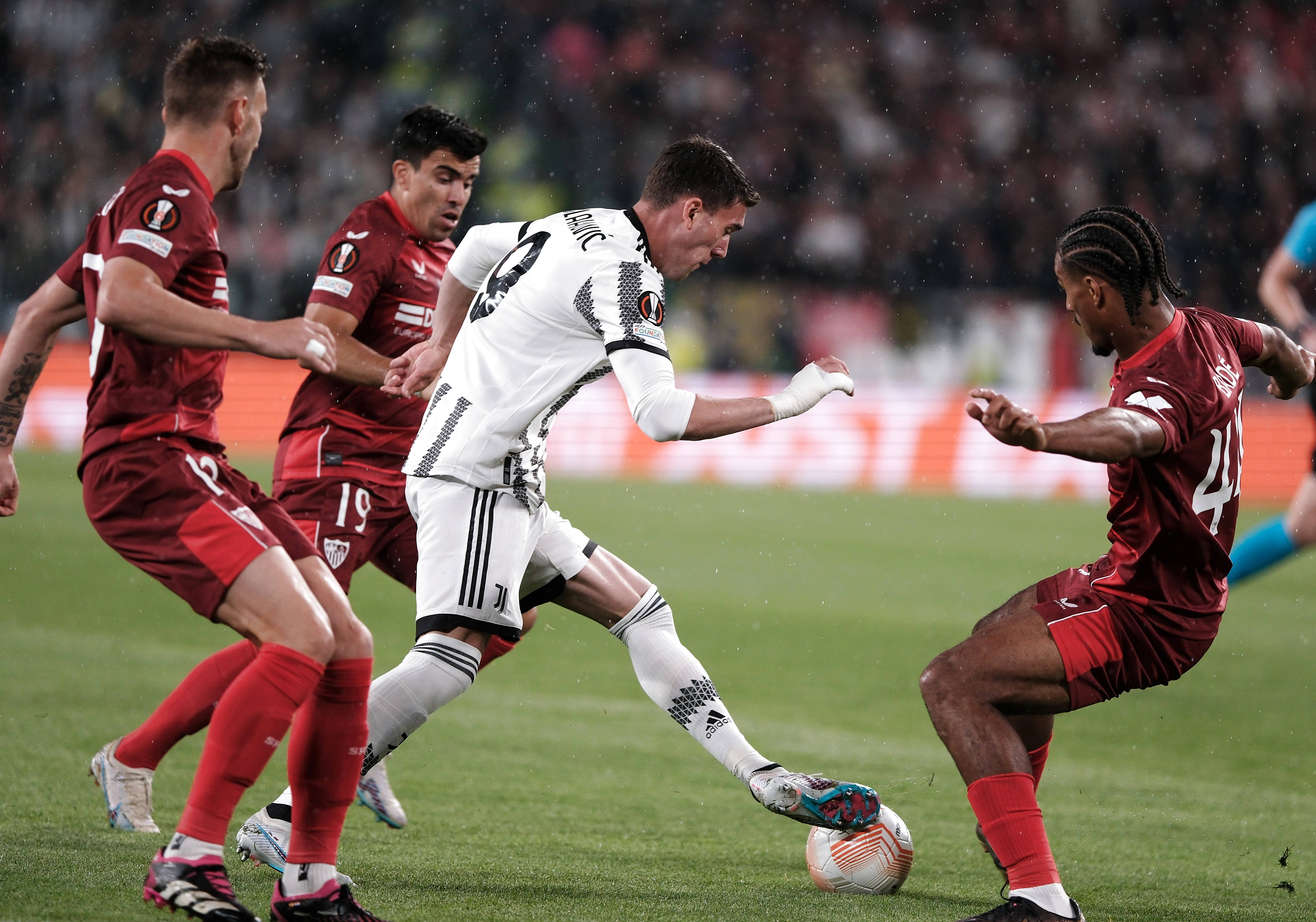 梅德韦杰夫赛后谦逊发言登热搜，菲尼克斯太阳小胜尤文图斯引发热议的简单介绍